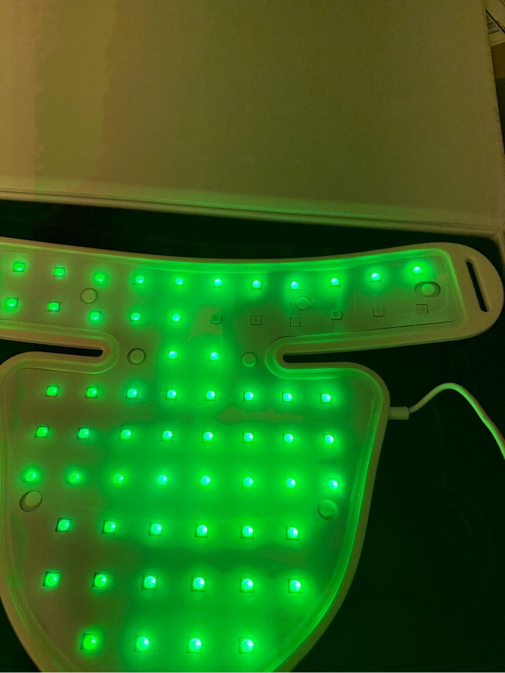 LED Red Light Therapy Face & Neck Mask - Picture 10 of 15